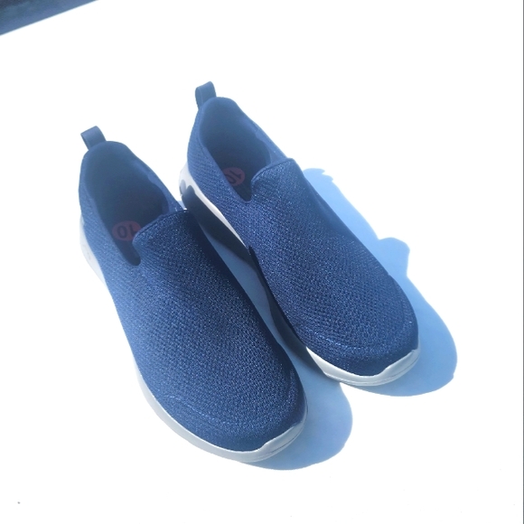 NWT skechers go walk - Picture 4 of 5